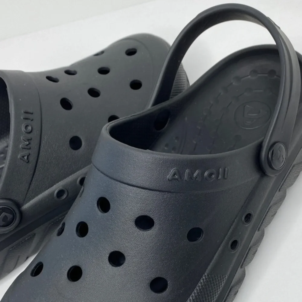 AMOJI Unisex Black Clog Sandals